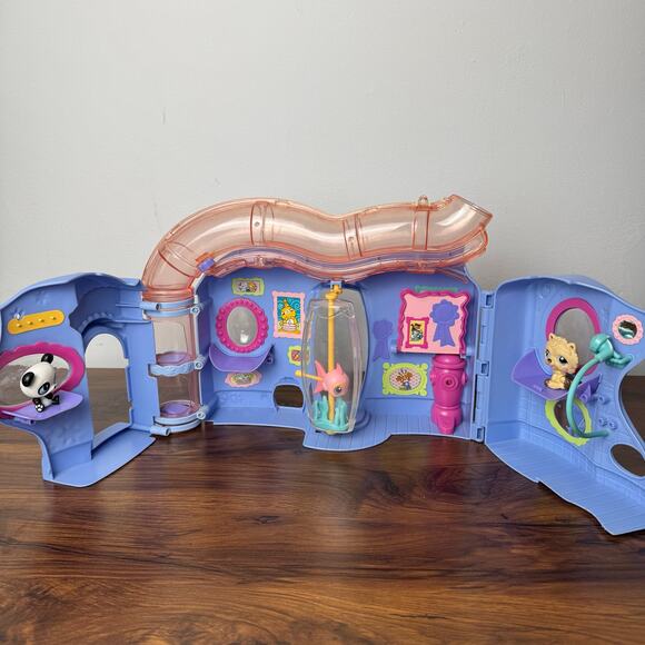 Littlest Pet Shop Little Lovin' Pet Playhouse with Figures - Picture 3 of 12
